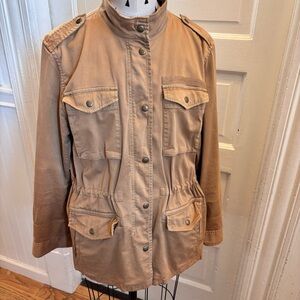 Gap Utility Jacket
Zip up and snaps
Military inspired